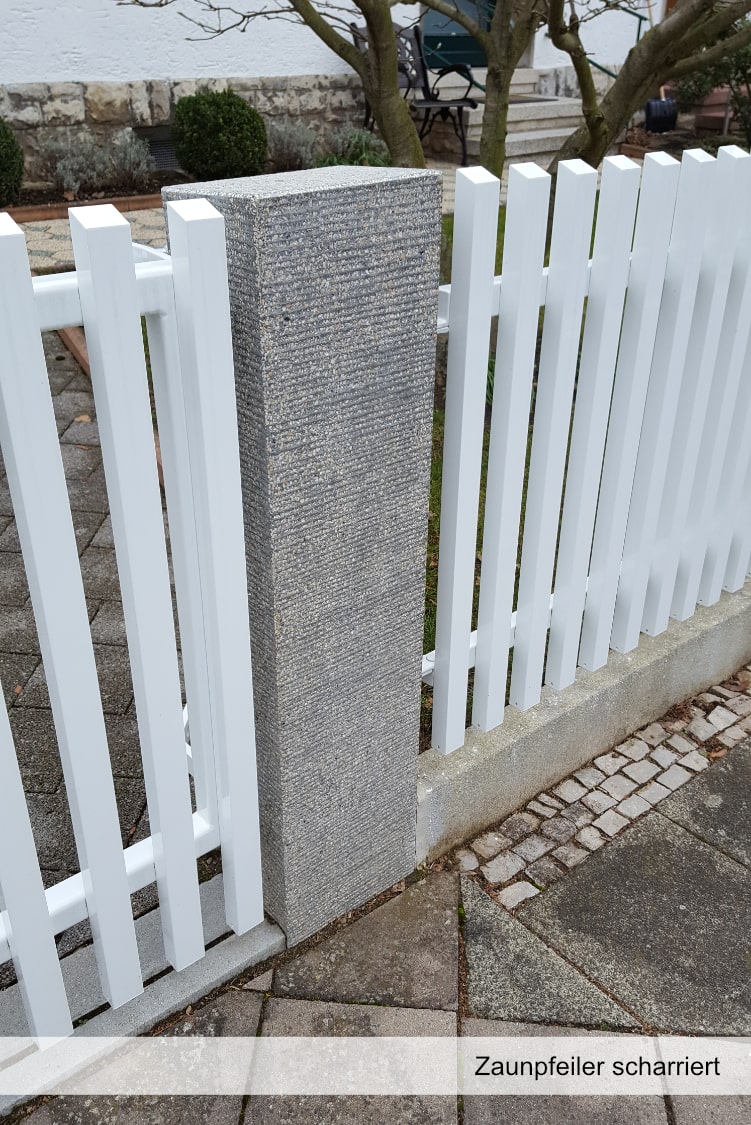 Zaunpfeiler-scharriert